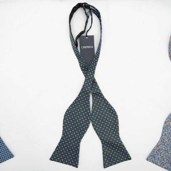 Daniel Cremieux Green Blue 100% Silk Self Tie Bow Tie - Picture 2 of 6